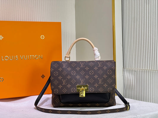 BAG LV