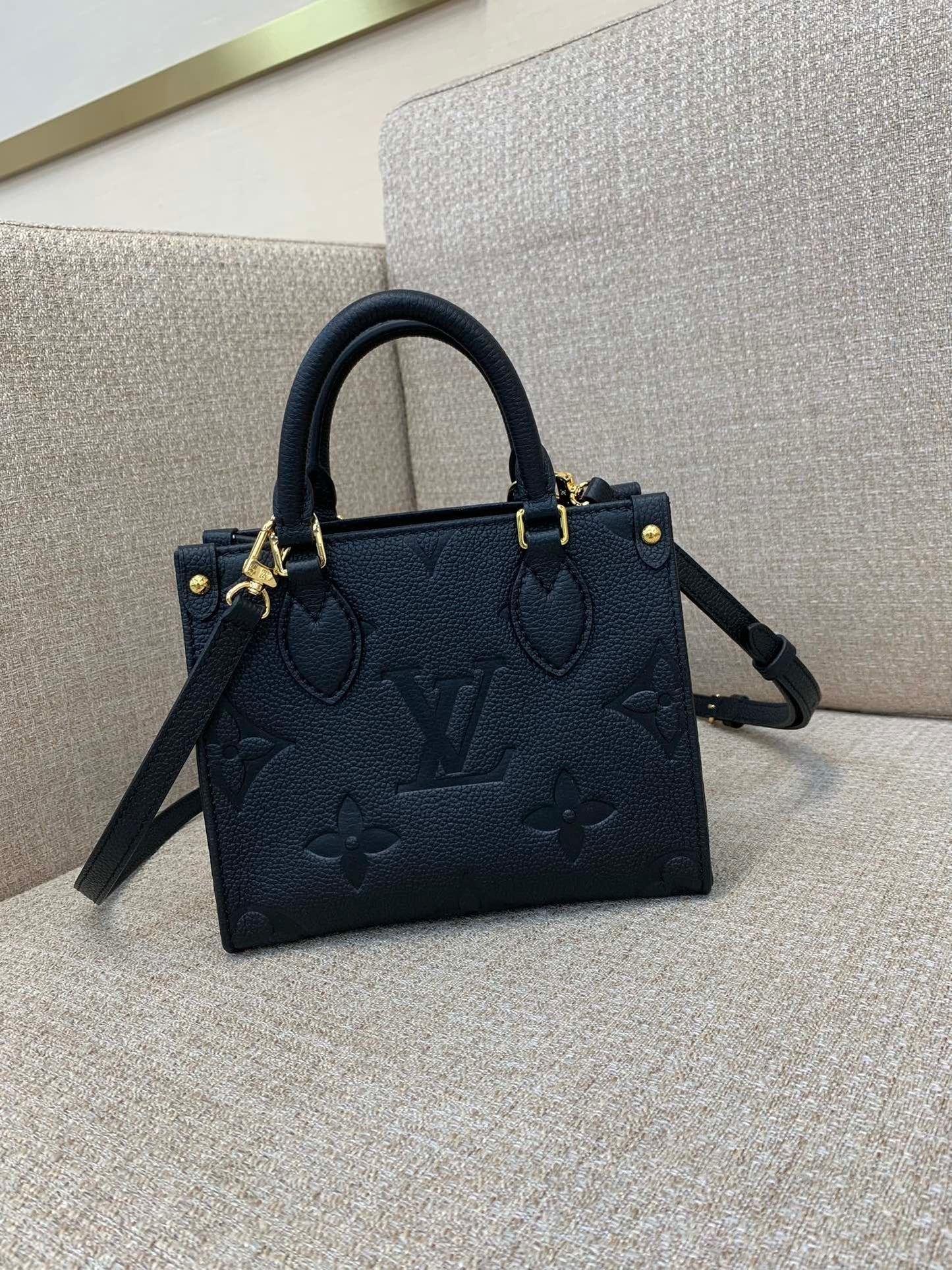 BORSA LV